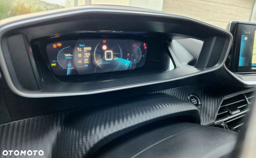 Peugeot 2008 1.5 BlueHDi Allure S&S - 11