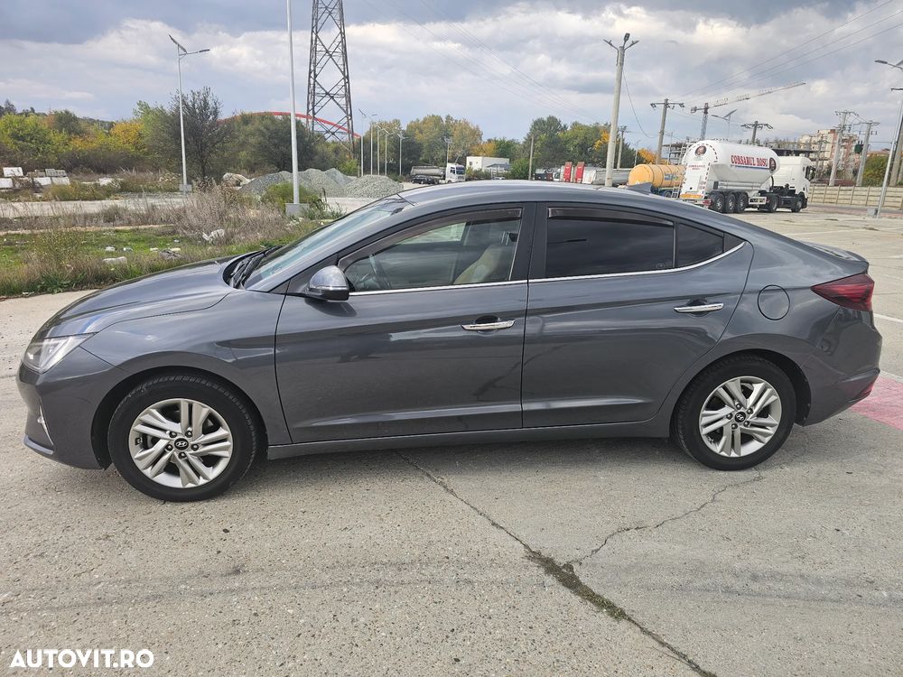 Hyundai Elantra 1.6 MPi Highway - 2