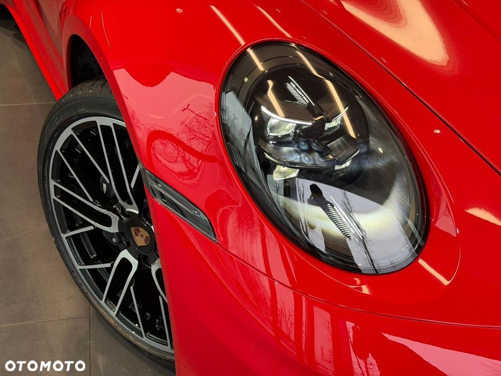 Porsche 911 Carrera - 11