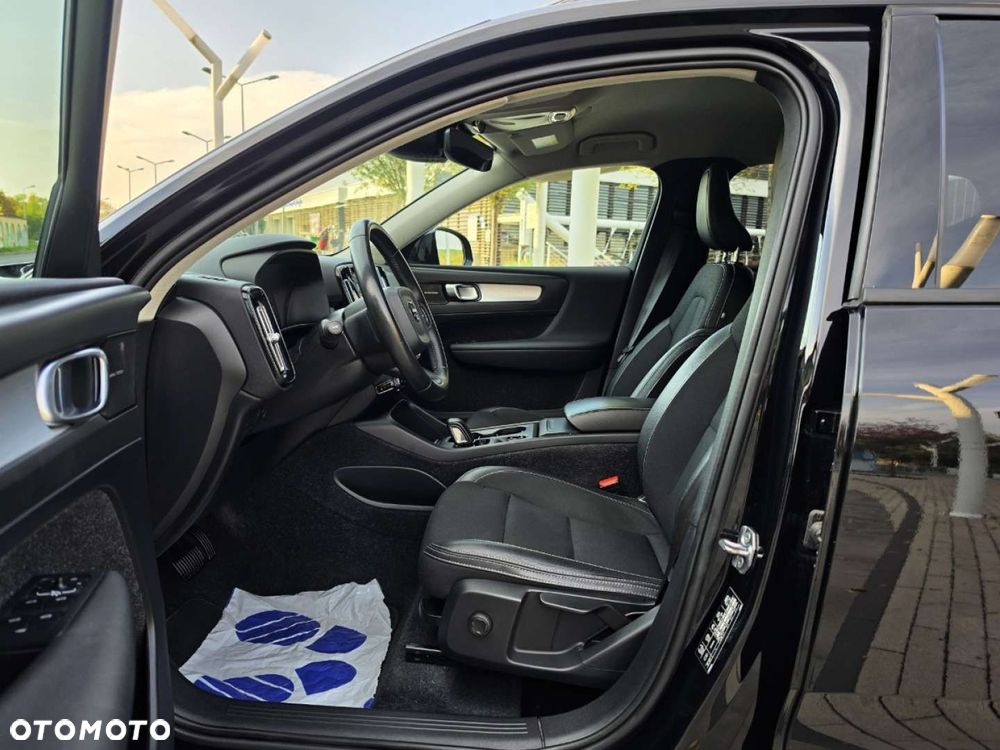 Volvo XC 40 - 25