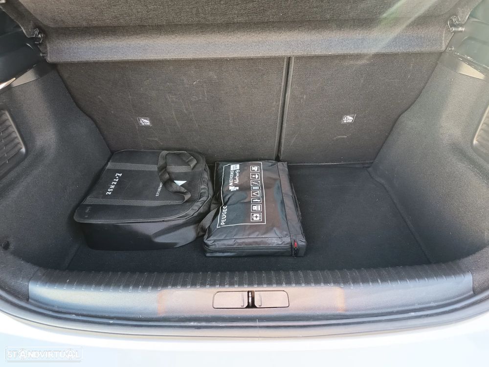 DS DS3 Crossback E-TENSE PERFORMANCE LINE - 13