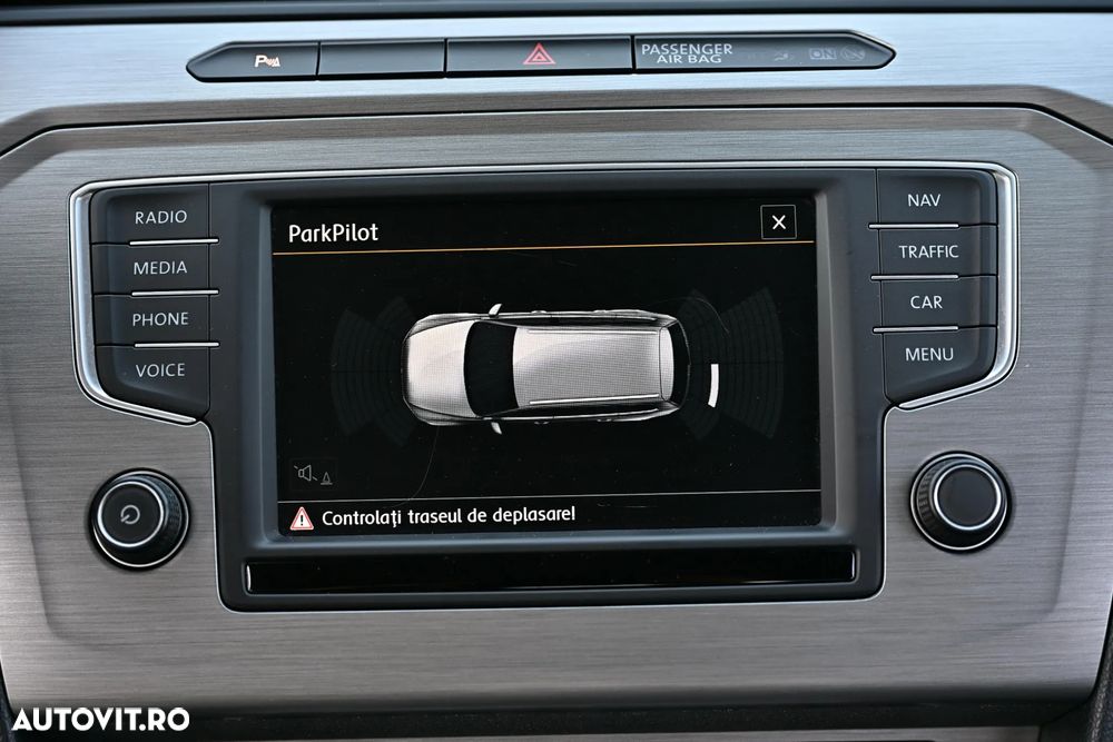 Volkswagen Passat 2.0 TDI Trendline - 29