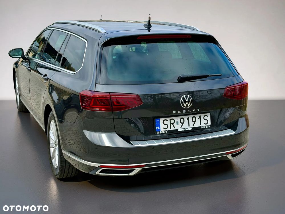 Volkswagen Passat 2.0 TDI EVO Elegance DSG - 4