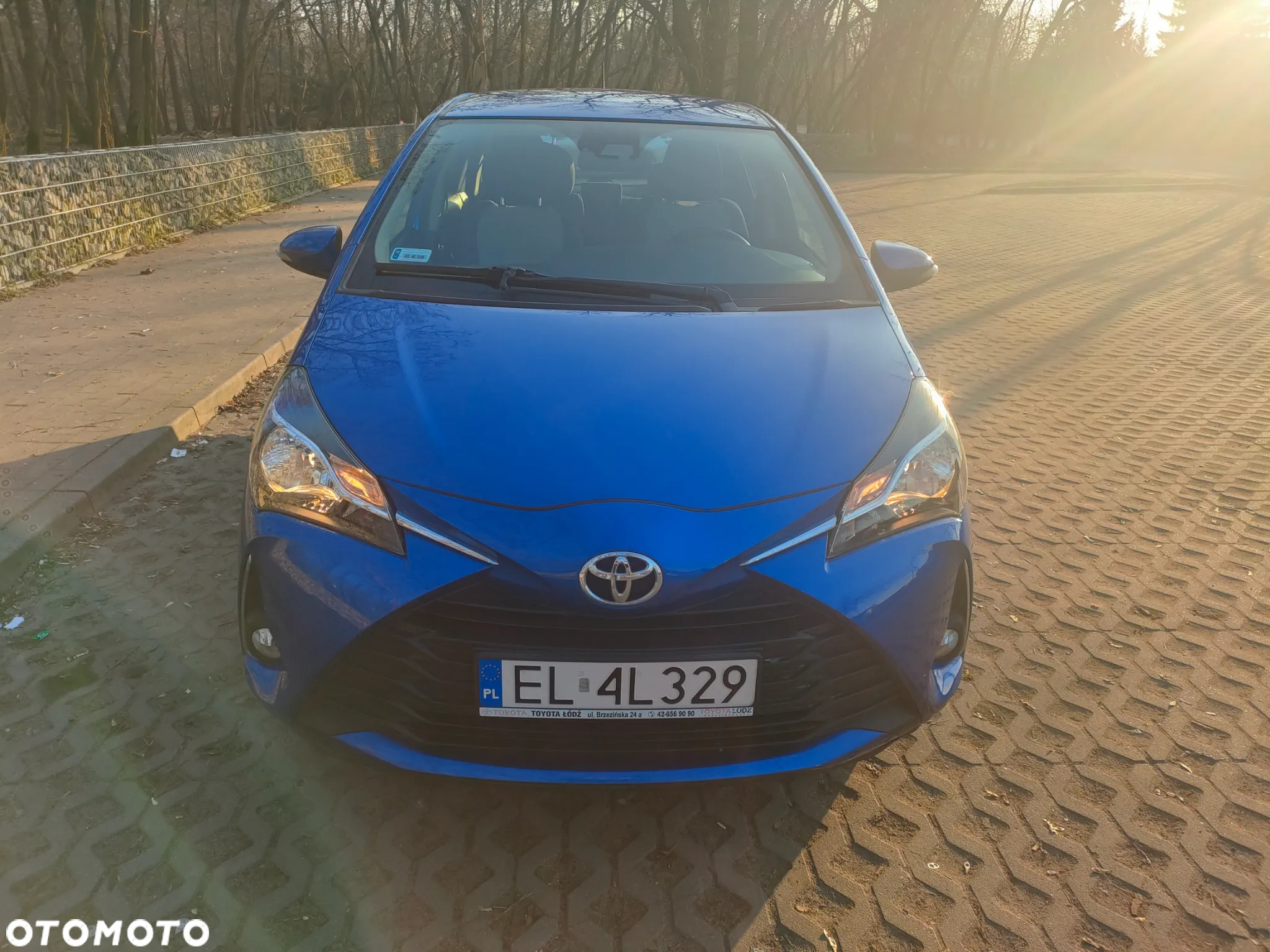 Toyota Yaris 1.5 Premium - 4