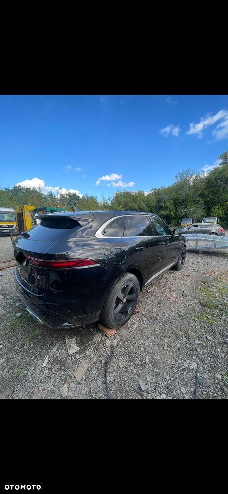 Jaguar F-Pace P400 AWD R-Dynamic S - 4