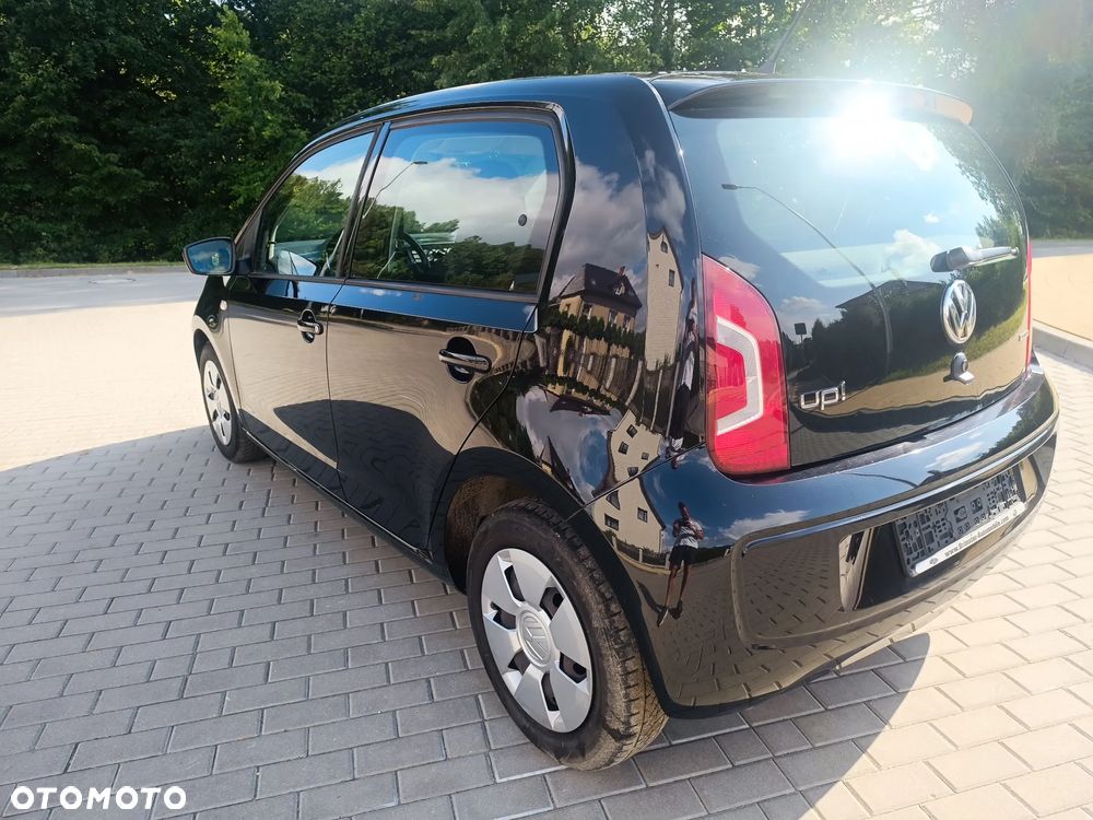 Volkswagen up! 1.0 beats - 3