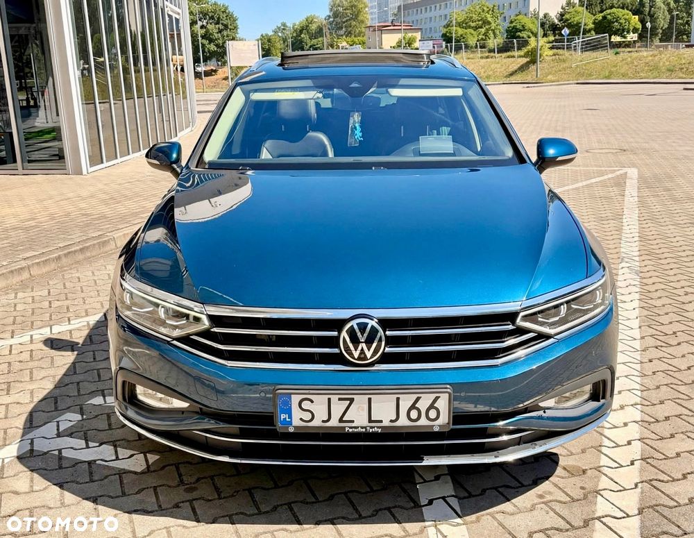 Volkswagen Passat 2.0 TDI SCR DSG 4Motion Elegance - 3