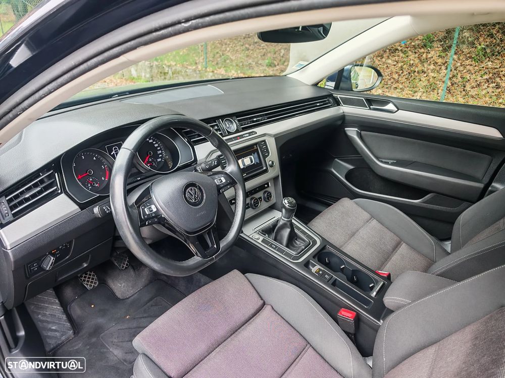 VW Passat 1.6 TDI BlueMotion - 15