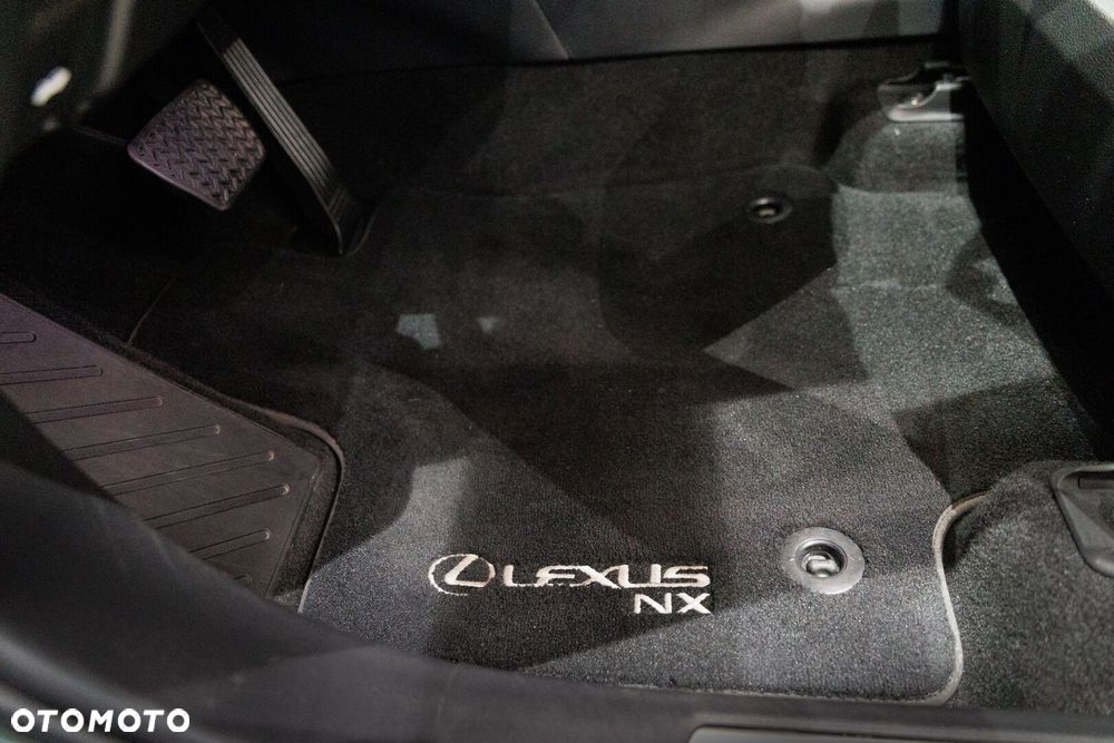 Lexus NX 350h Omotenashi AWD - 38
