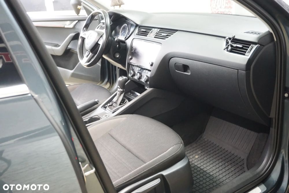 Skoda Octavia 2.0 TDI 4x4 DSG Scout - 19