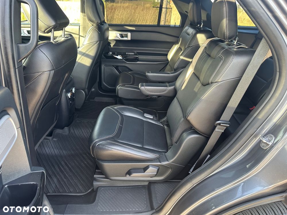 Ford Explorer - 24