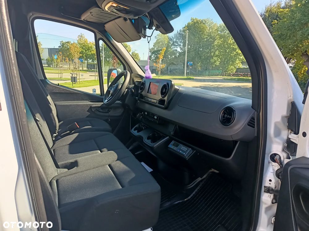 Mercedes-Benz SPRINTER - 11