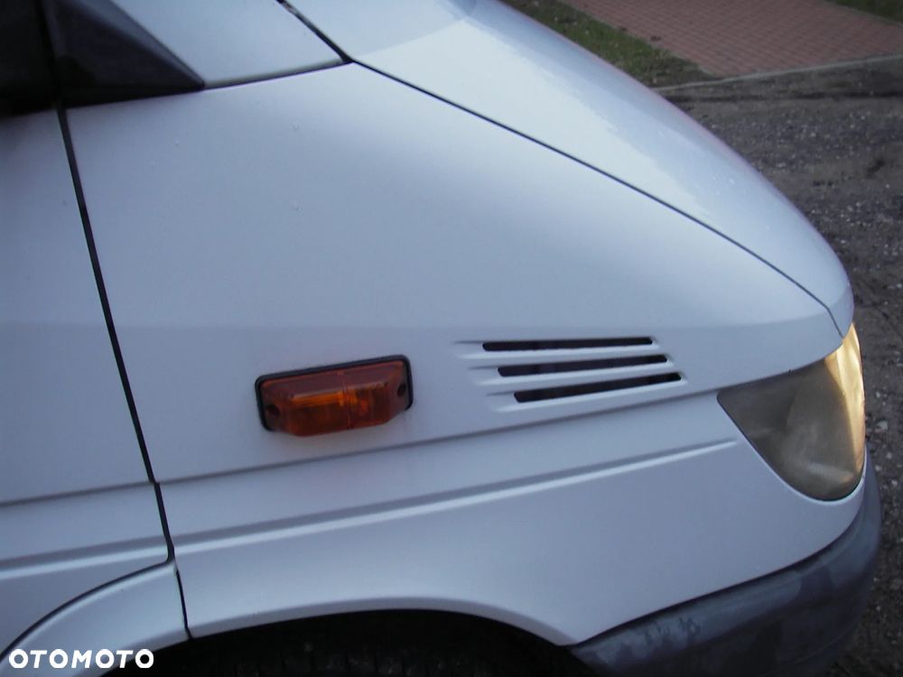 Mercedes-Benz Sprinter - 17