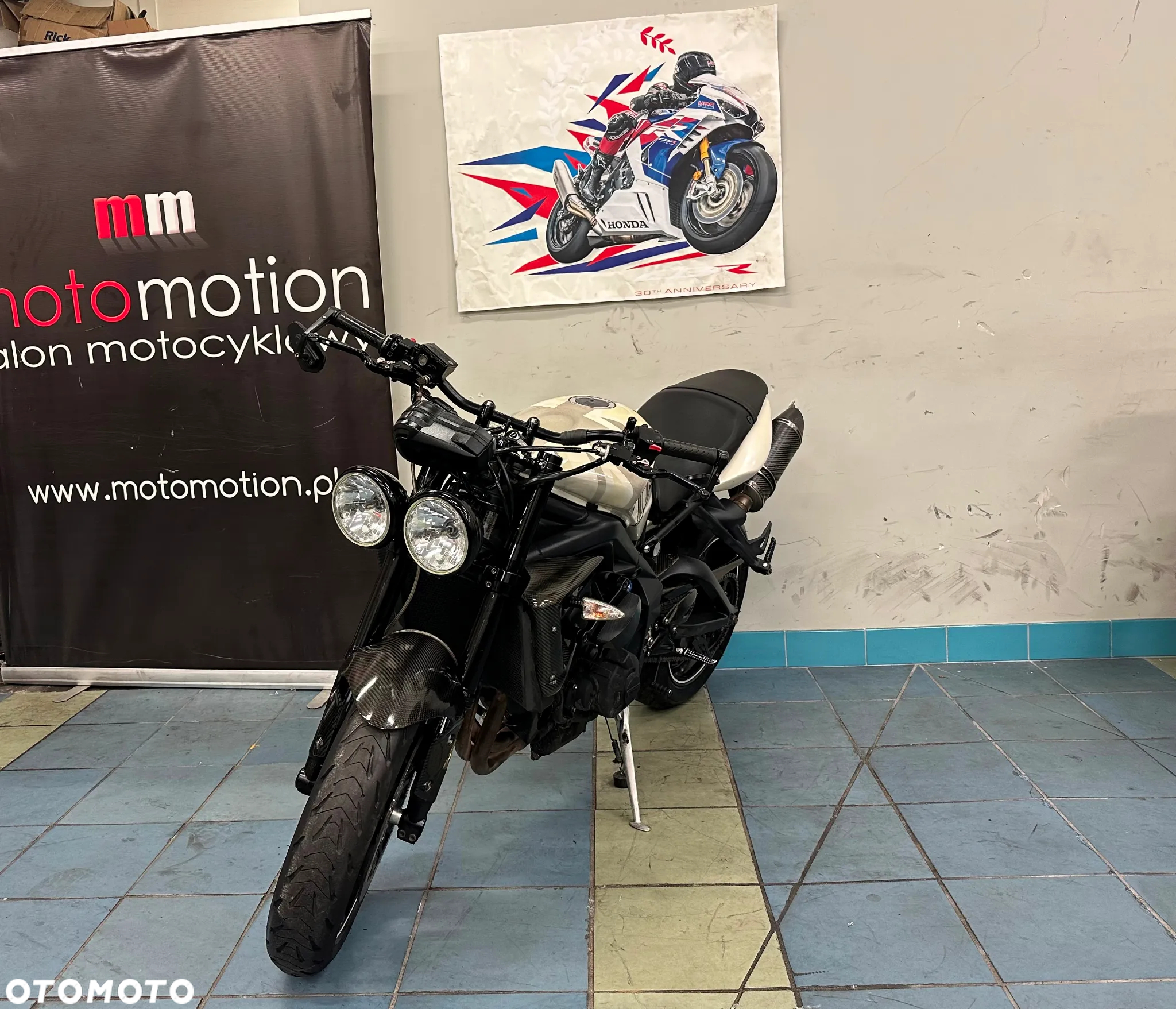 Triumph Street Triple - 24