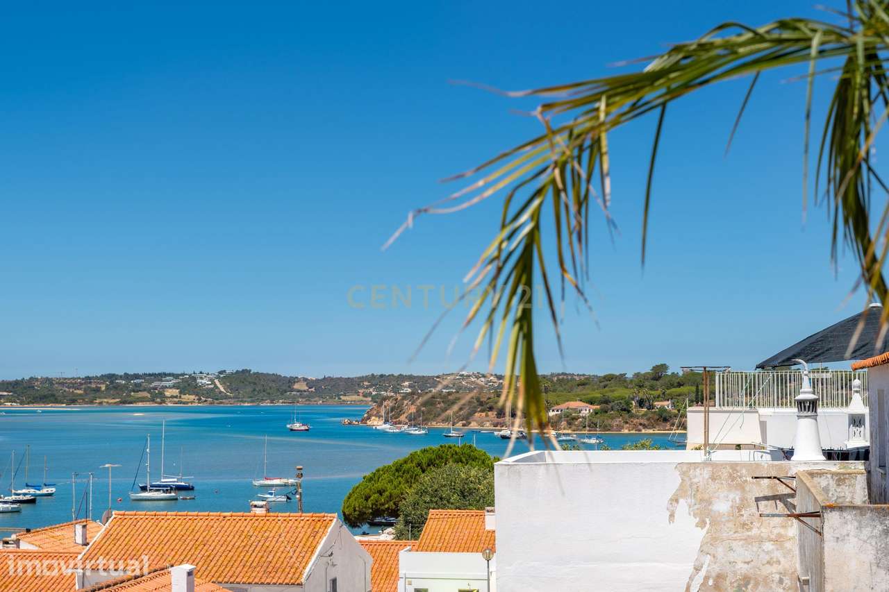 Excelente oportunidade, moradia com vista Ria e Mar no centro de Alvor - Grande imagem: 4/46