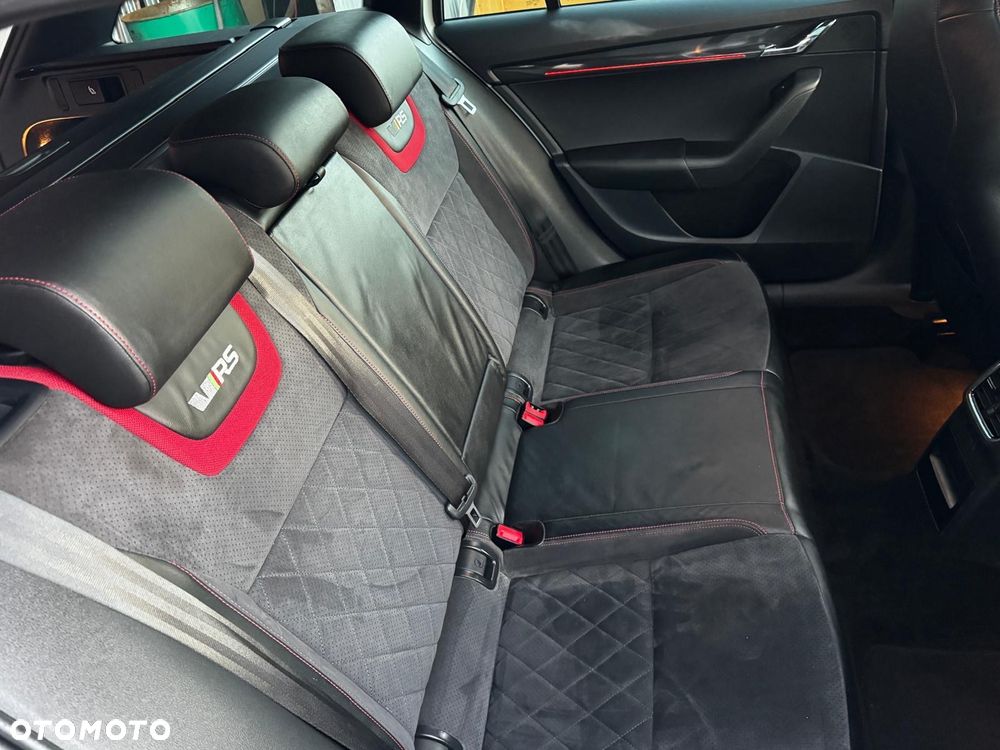 Skoda Octavia 2.0 TDI 4x4 DSG RS - 28