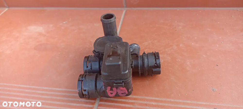 MERCEDES W211 W219 ZAWÓR WODY NAGRZEWNICY Z WEBASTO A2118320684 - 2