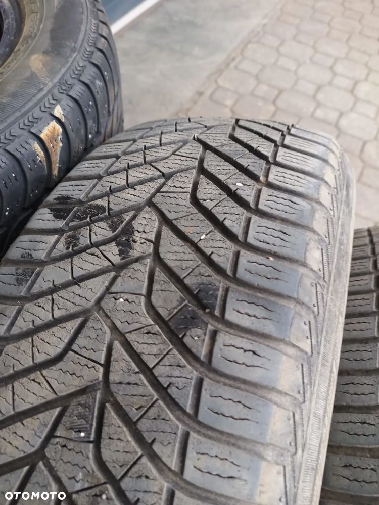 Opony zimowe 225/60r17 Yokohama V905 - 2