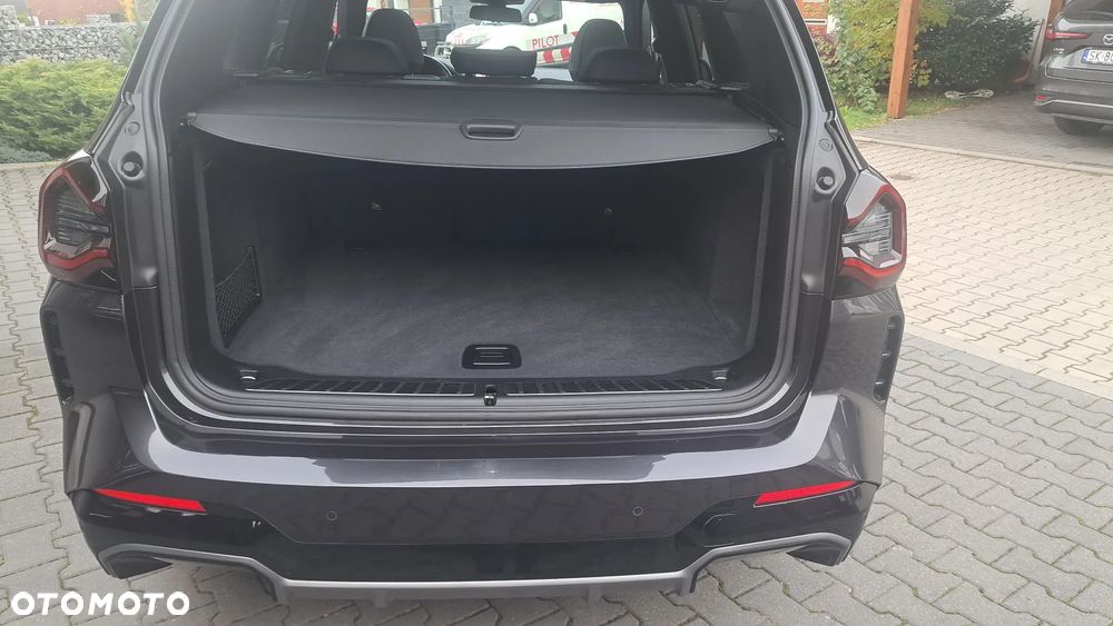 BMW iX3 - 19