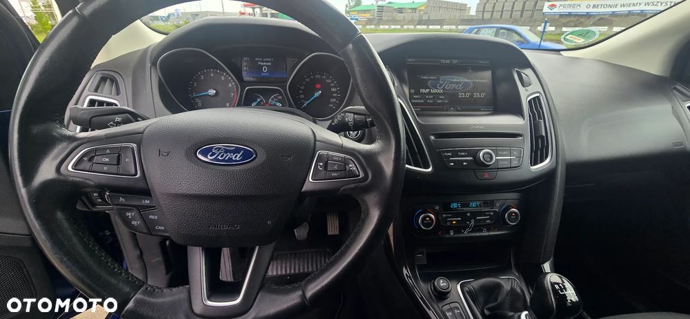 Ford Focus 1.0 EcoBoost Titanium - 26
