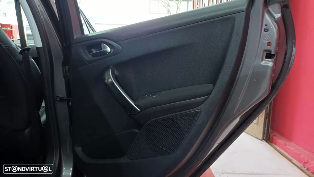 Peugeot 2008 1.2 PureTech Allure - 55