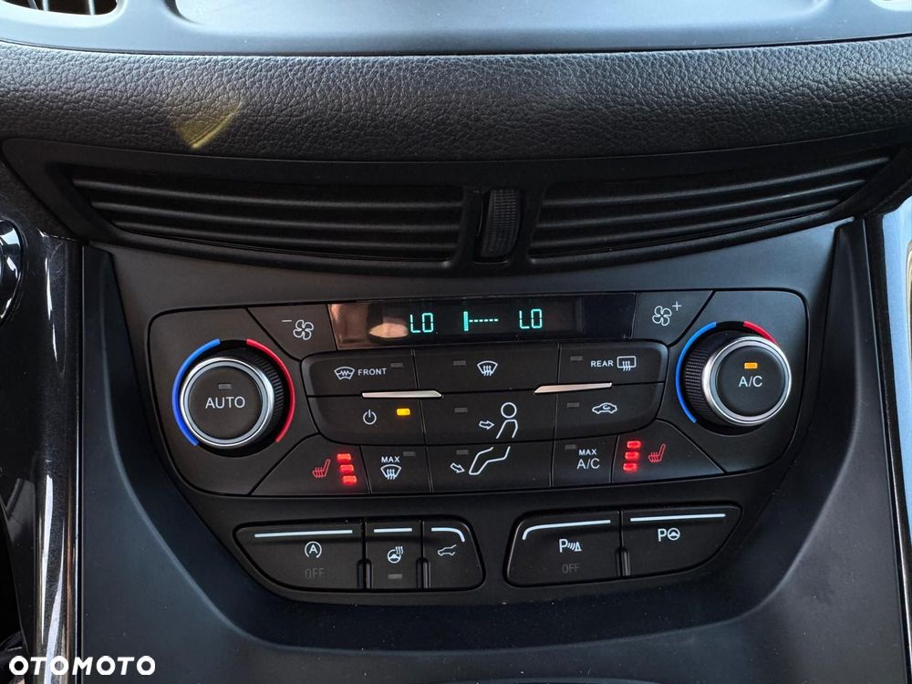 Ford Kuga 2.0 TDCi 4x4 ST-Line - 38