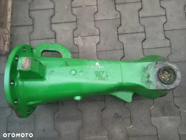 Elementy przedniej osi sztywnej John Deere 7720 - 4