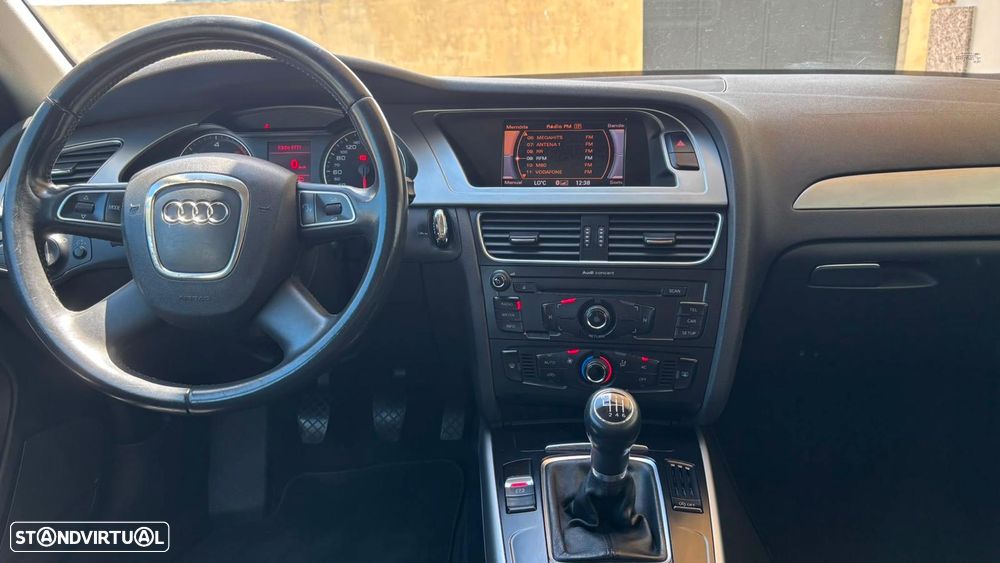 Audi A4 Avant 2.0 TDI Advance - 5