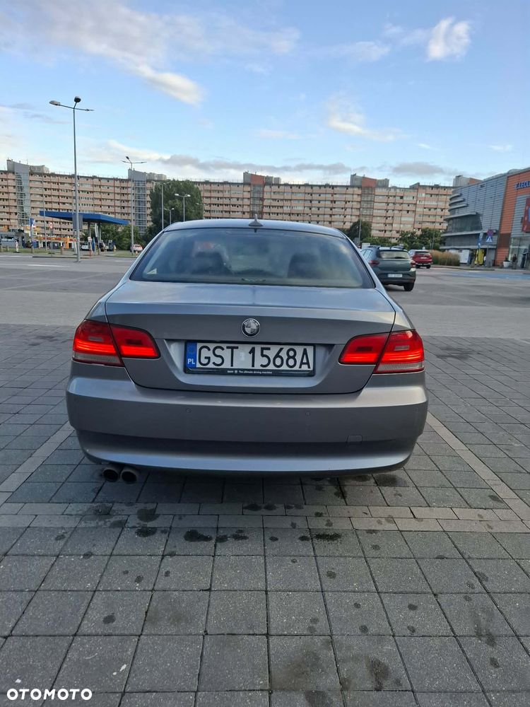 BMW Seria 3 325i - 5
