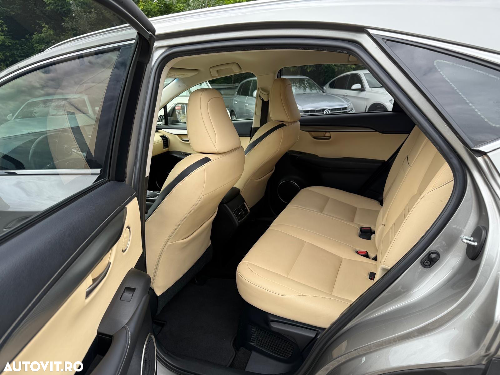 Lexus Seria NX 300h - 24