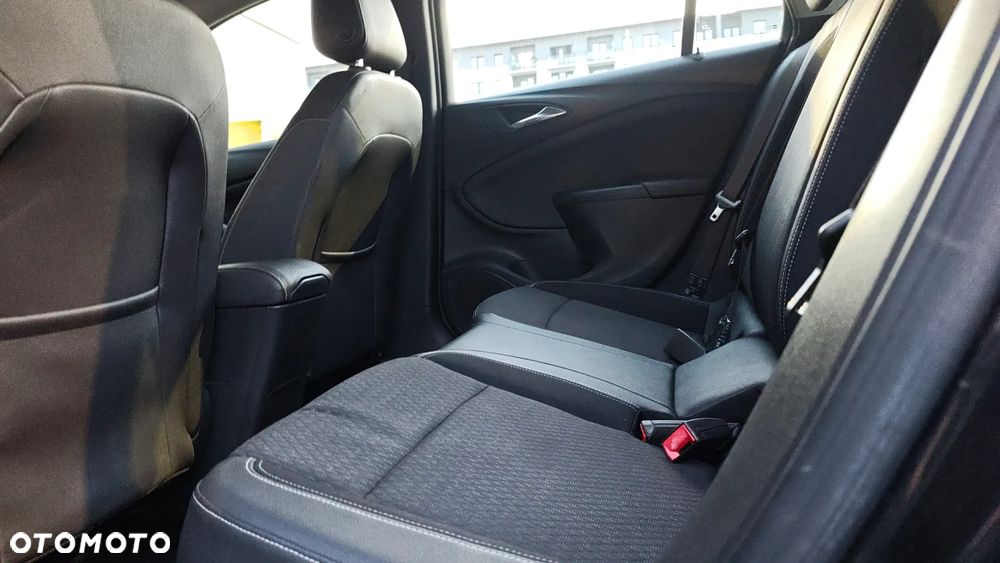 Opel Astra 1.4 Turbo Exklusiv - 9