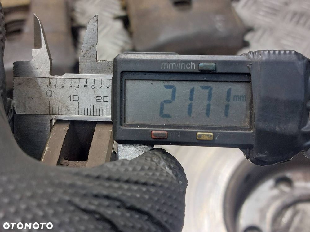 TARCZE HAMULCOWE PRZÓD + KLOCKI + ZACISKI SKODA FABIA I 1.2 6V - 6