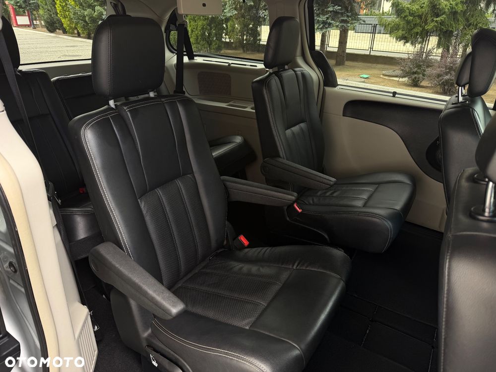 Lancia Voyager 3.6 Silver Euro6 - 19