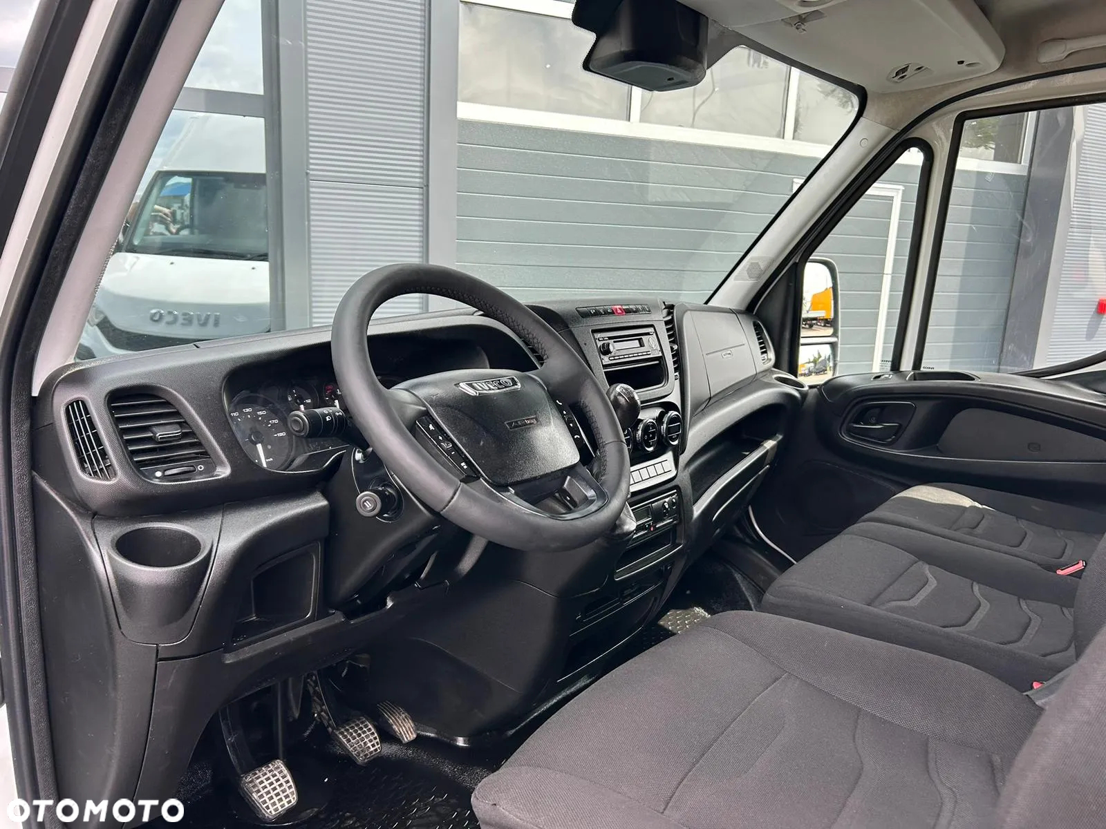 Iveco Daily 35C17 40C17 3.0 HPI L3H2 Średniak **CLIMATRONIC**Hak 3,5t.**NA BLIŹNIAKACH**Sprowadzony**2015R** - 10