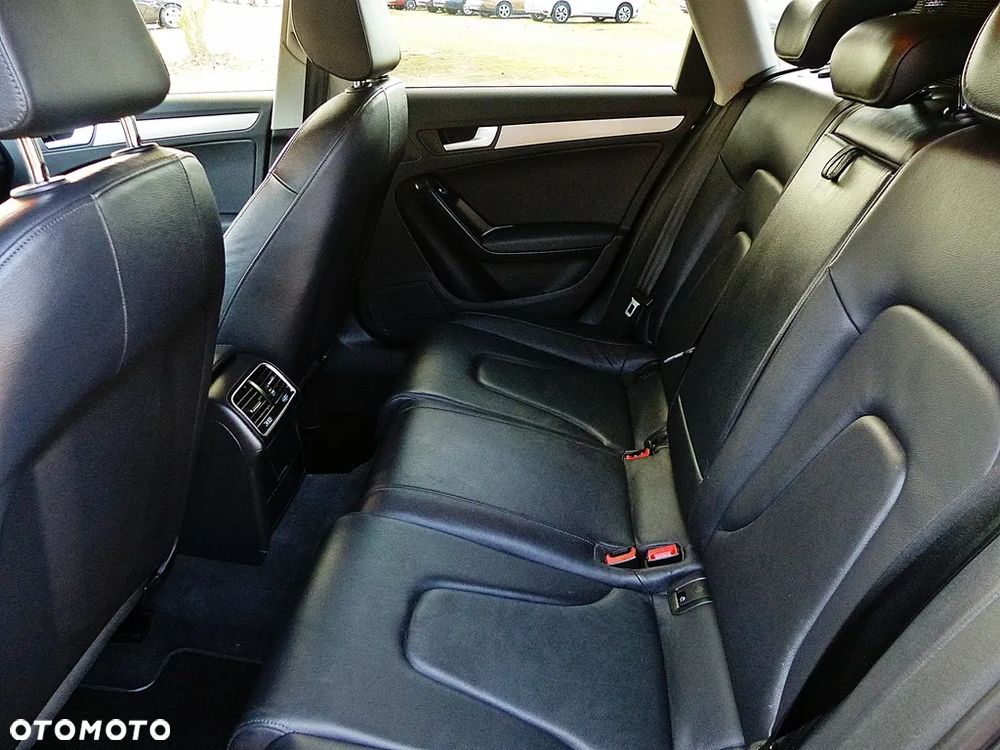 Audi A4 Avant 2.0 TDI DPF clean diesel multitronic S line Sportpaket - 22