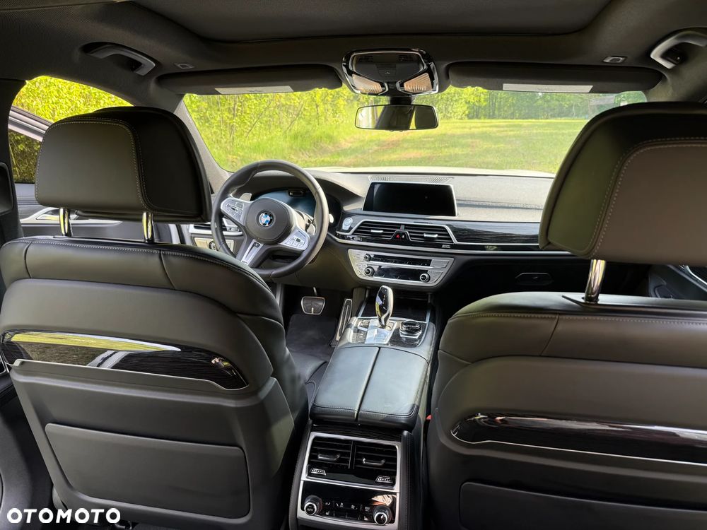 BMW Seria 7 750Li xDrive sport - 28