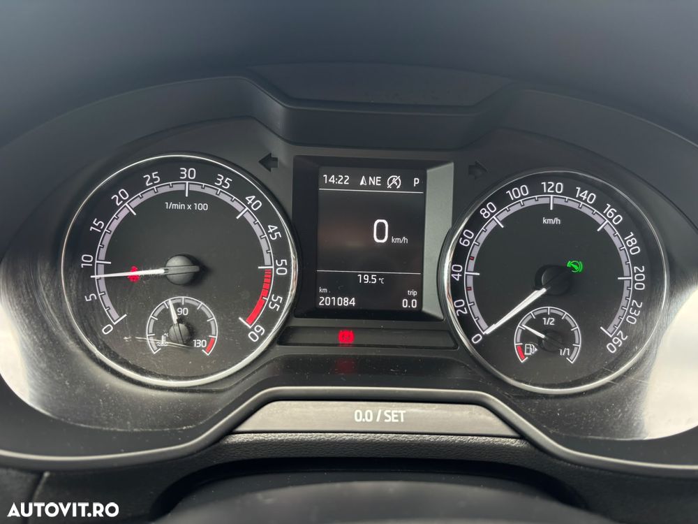 Skoda Octavia 1.6 TDI DSG Ambition - 19
