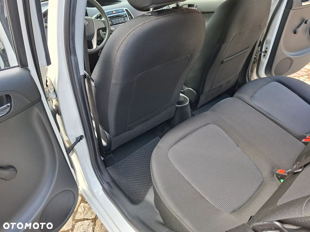 Hyundai i20 1.25 Comfort - 13
