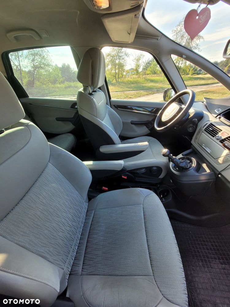 Citroën C4 Picasso 2.0 HDi Exclusive - 17
