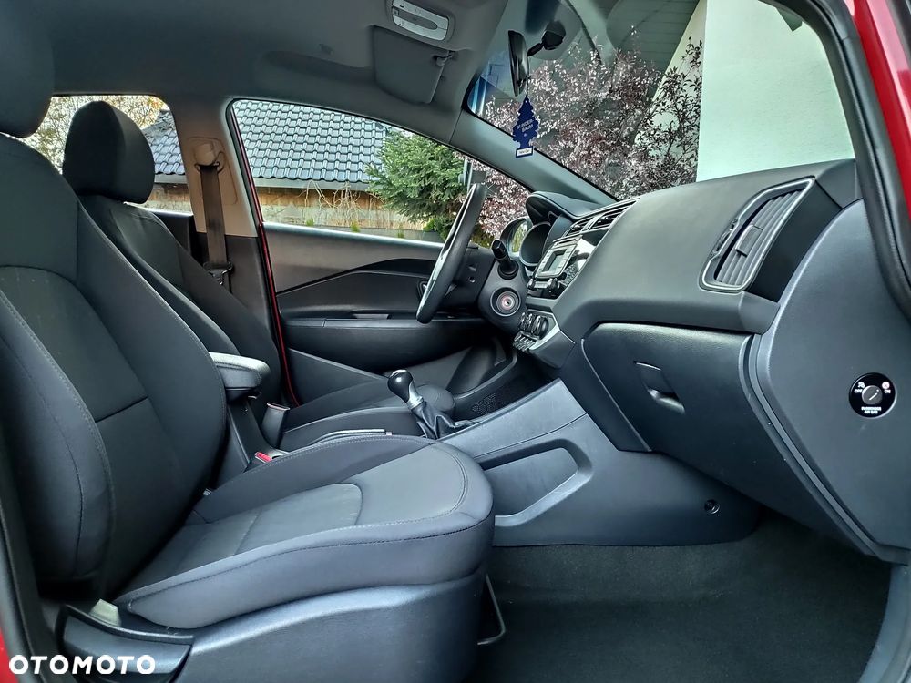 Kia Rio - 10