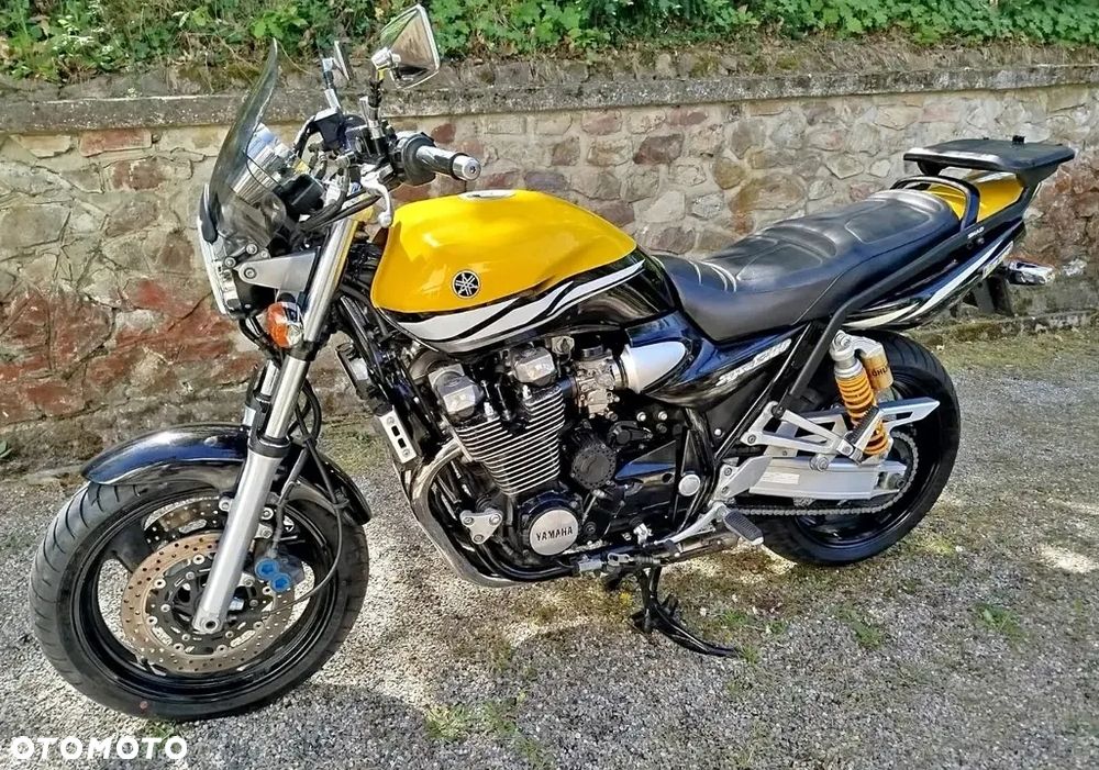 Yamaha XJR - 1