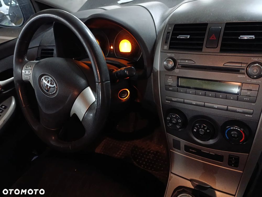Toyota Corolla 1.6 Luna - 9