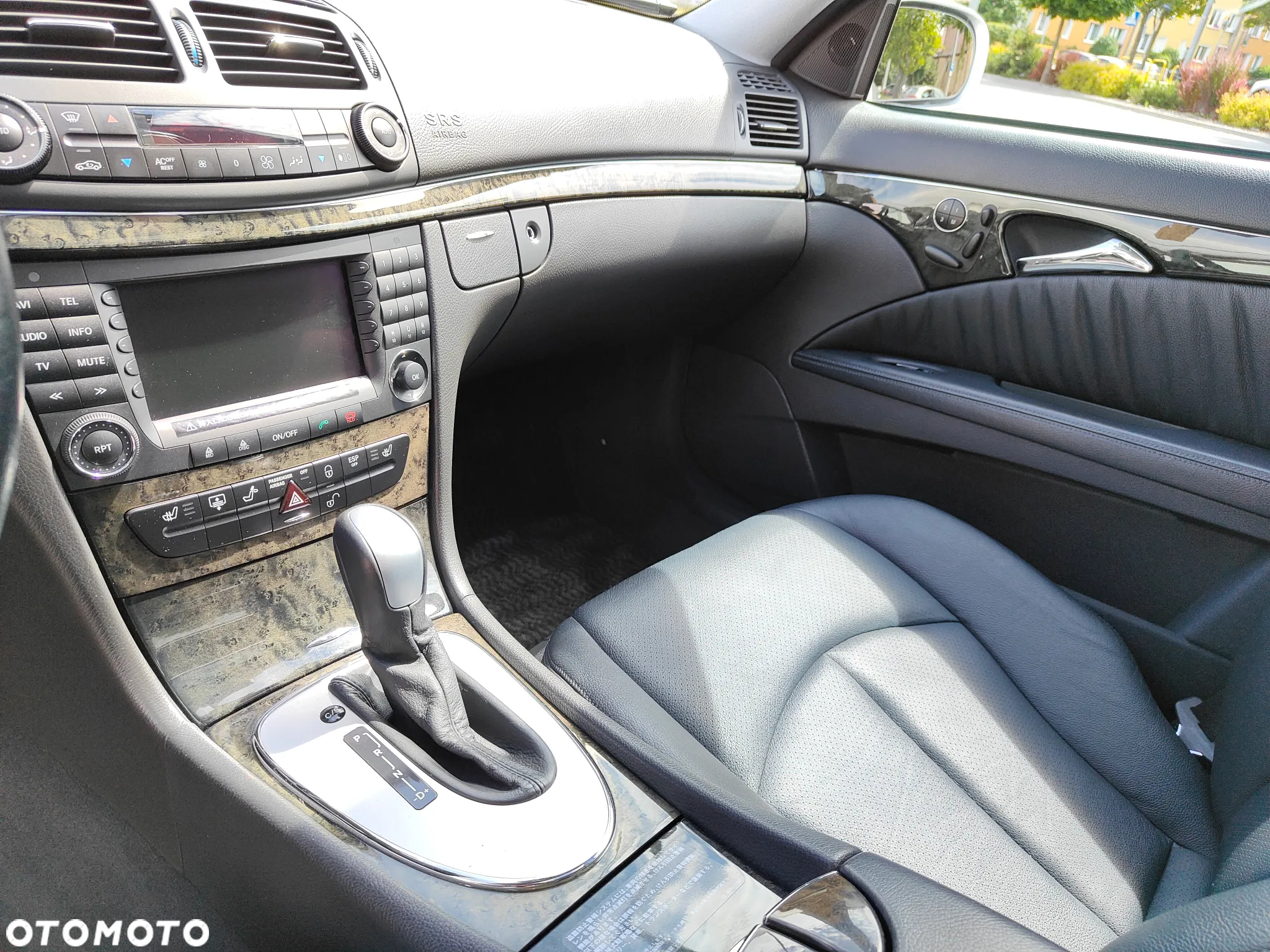 Mercedes-Benz Klasa E 320 4Matic Automatik Avantgarde - 16