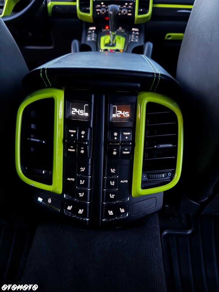 Porsche Cayenne S Diesel Platinum Edition - 13