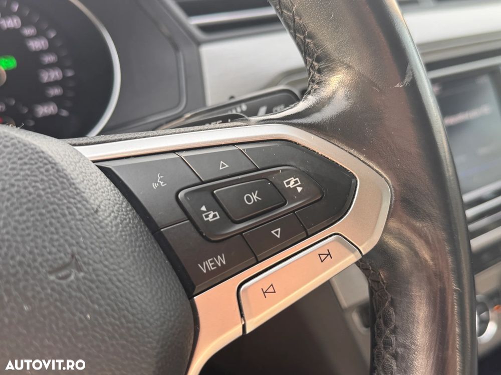 Volkswagen Passat - 12
