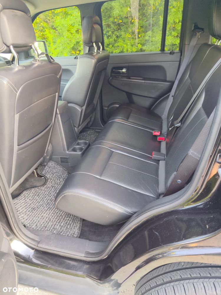 Jeep Liberty - 10