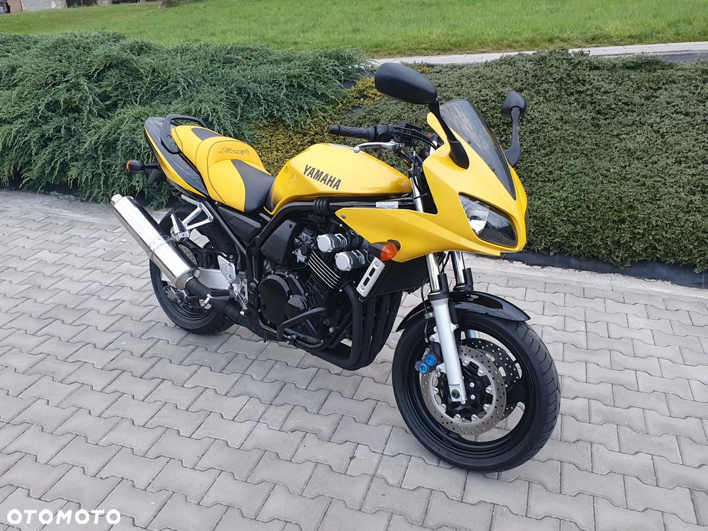 Yamaha FZS - 8