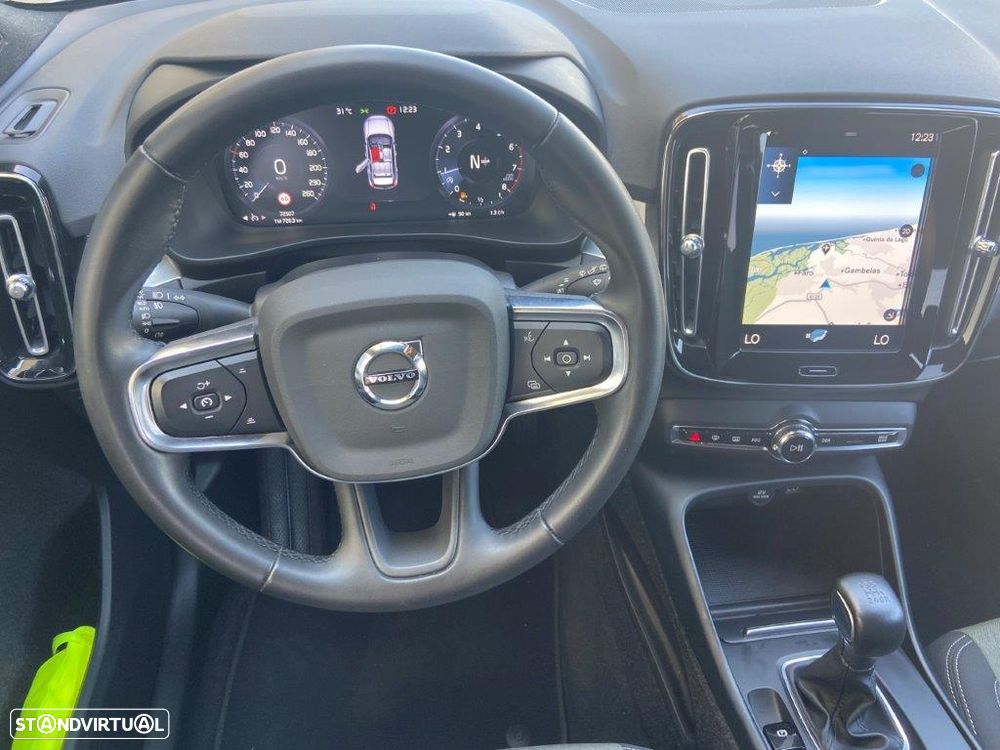 Volvo XC 40 1.5 T2 Momentum Plus - 10