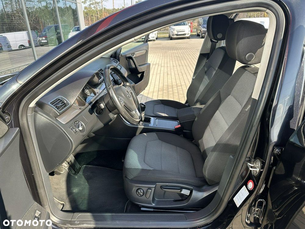 Volkswagen Passat Variant 2.0 Blue TDI SCR Comfortline - 11