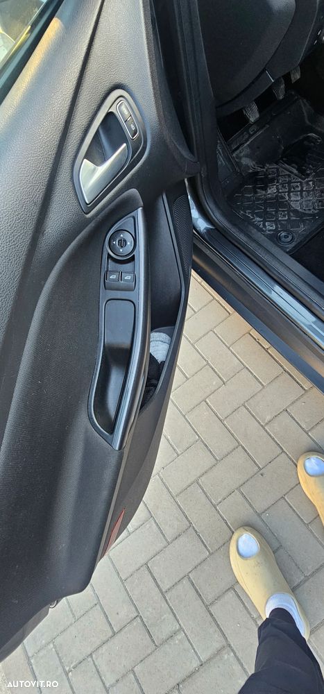 Ford Focus 1.0 EcoBoost Titanium - 13